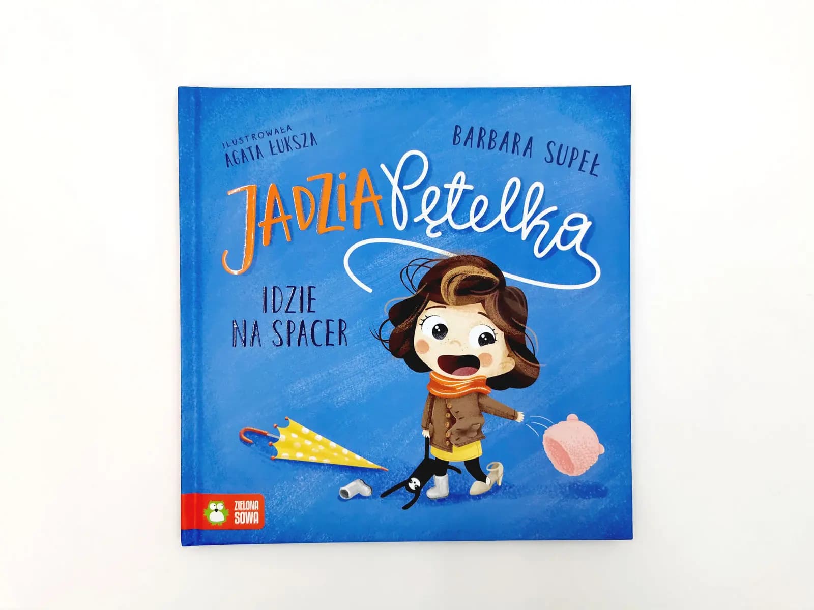 Jadzia Pętelka idzie na spacer