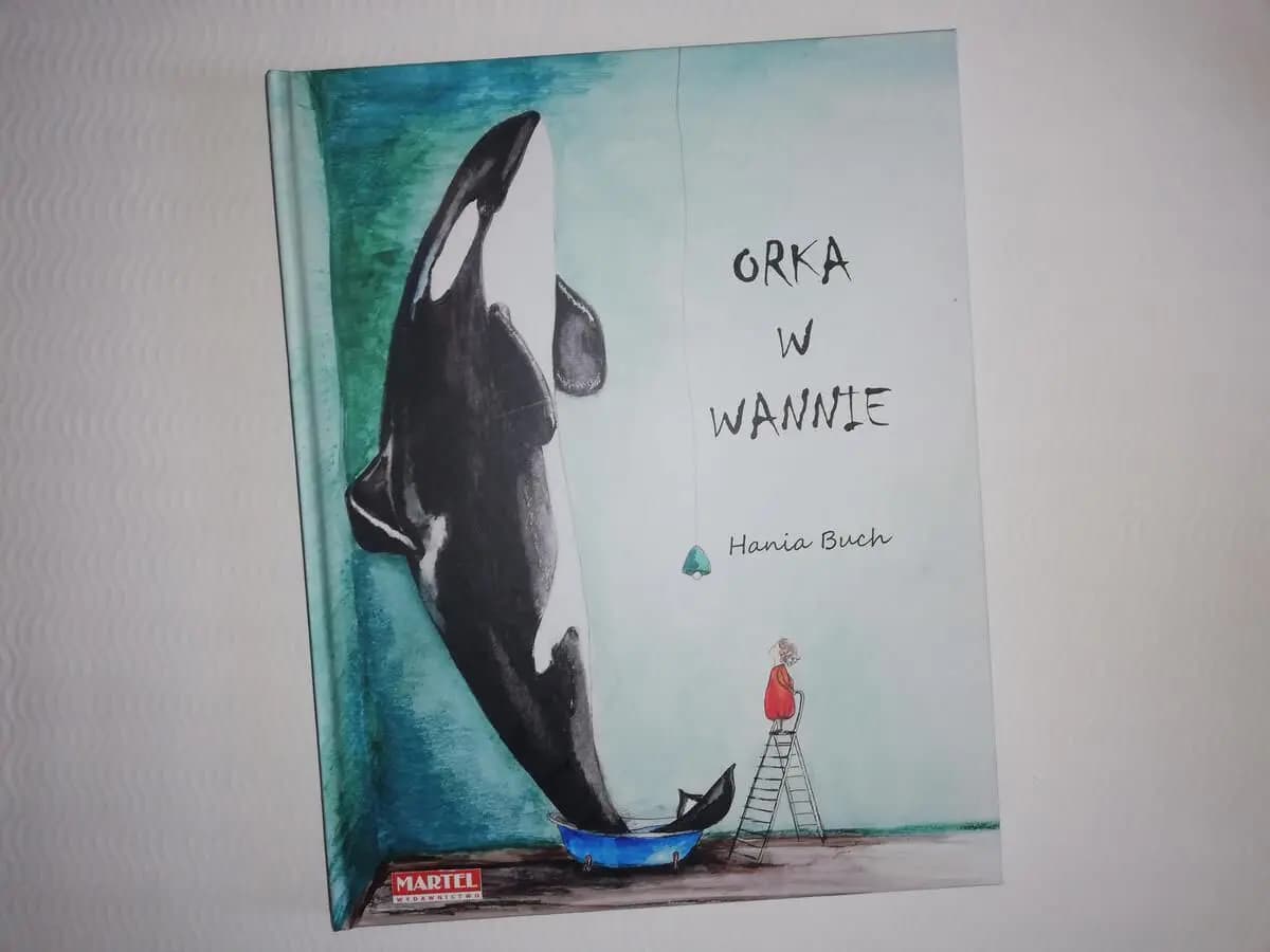 Orka w wannie walczy o czystą wodę
