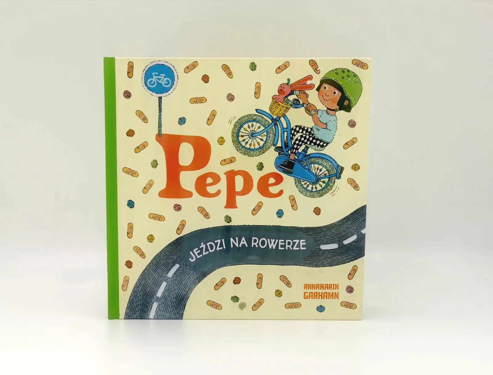 Pepe jeździ na rowerze