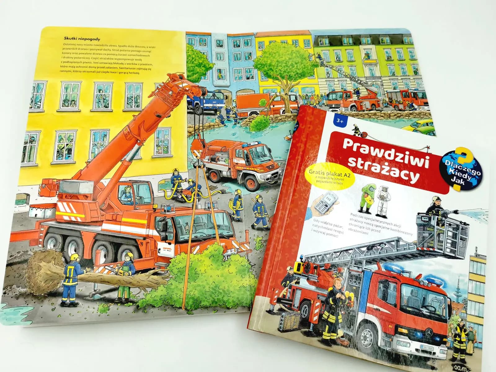 Prawdziwi strażacy - recenzja książki z okienkami z serii Dlaczego? Kiedy? Jak?