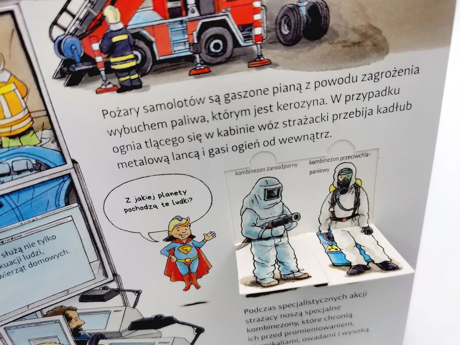 Prawdziwi strażacy - recenzja książki z okienkami z serii Dlaczego? Kiedy? Jak?